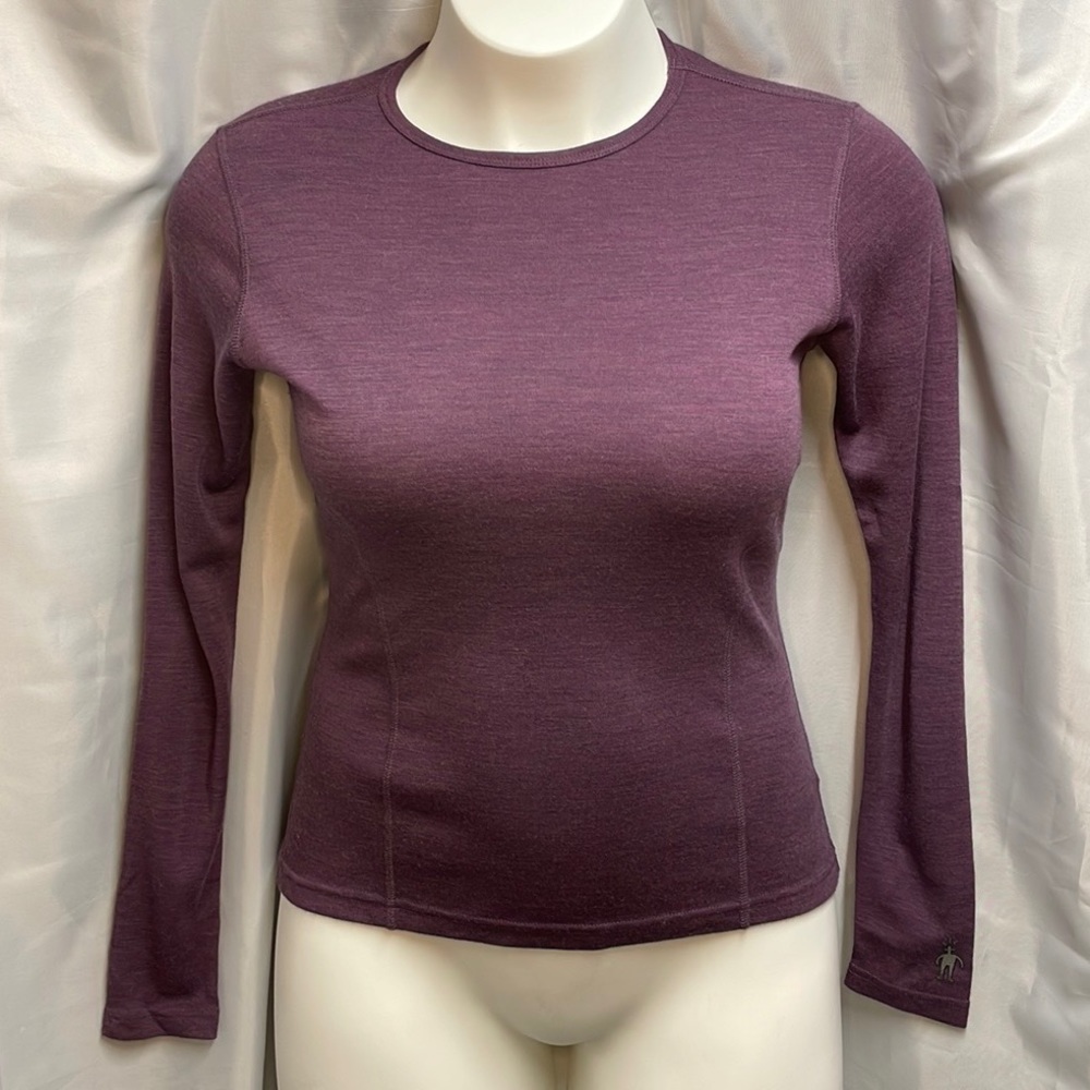 Smartwool long sleeve crew neck. 100% merino wool.